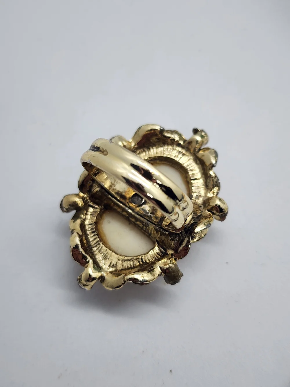 Gold-Tone Cameo Ring Size 8